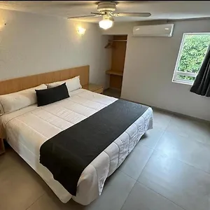 *** Отель Emperador Centro Y Remodelado Мексика